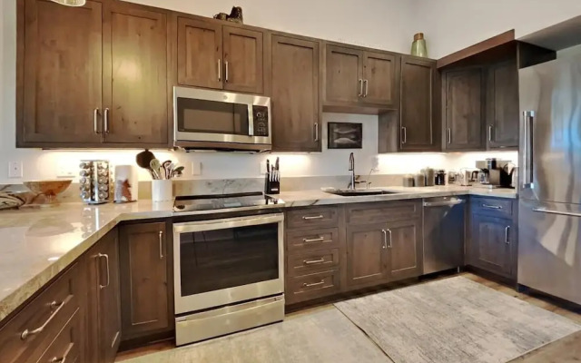 1849 Condos 642 3 Bedroom Home