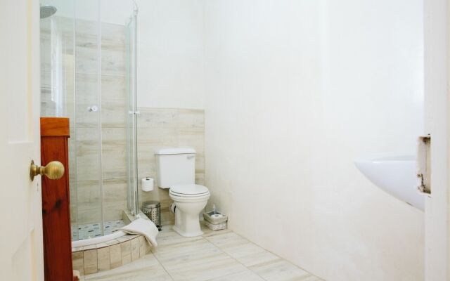 6 On Kloof Guest House