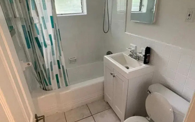 Hallandale Beach Hostel