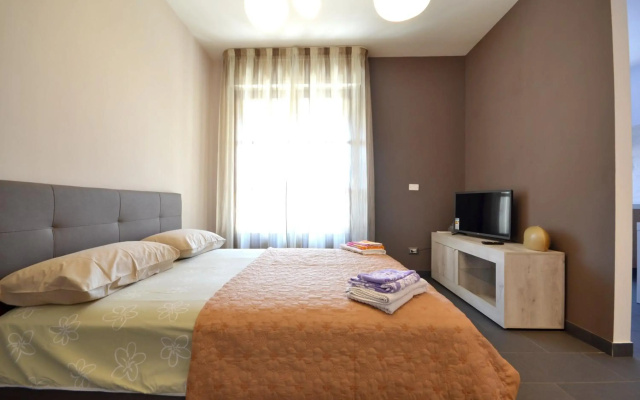 One bedroom appartement with furnished balcony and wifi at Vercelli