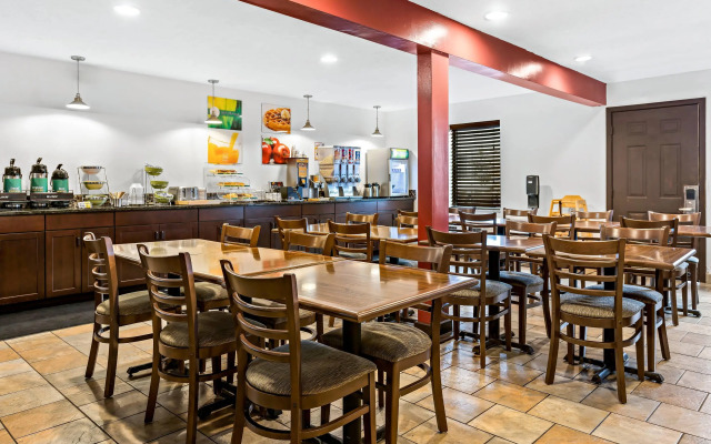 Quality Inn Traverse City