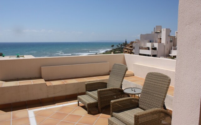 Frontline Penthouse With Private Pool