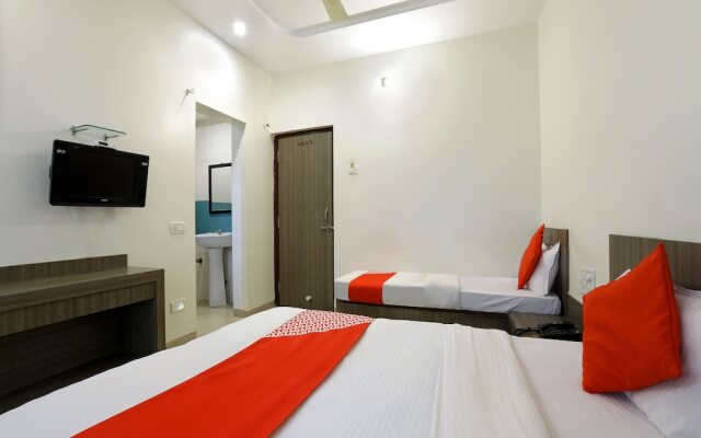 OYO 4198 Hotel Shri Sai Murli