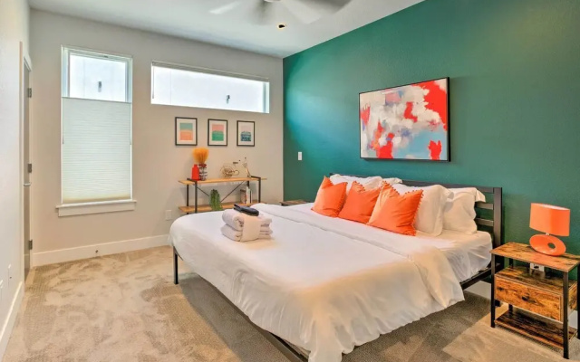 City Skyline Views: Upscale Denver Townhome