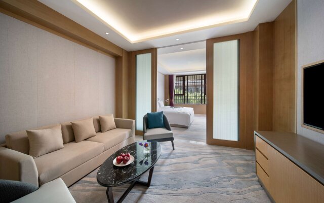 Howard Johnson by Wyndham LakeView Hotel Kunming