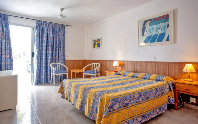 Apartamentos Puerto Colon Club