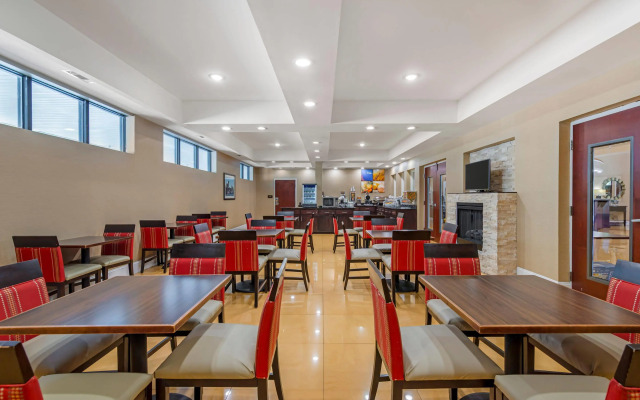 Comfort Suites Savannah Gateway I-95