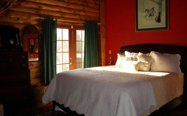 Rose And Goat Retreat - Mountain View Apartment