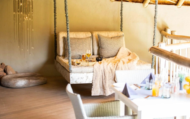Clifftop Exclusive Safari Hideaway