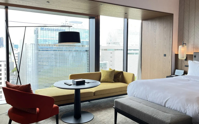 Tiad, Autograph Collection