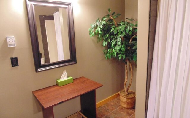 TimberWolf Lodge B&B