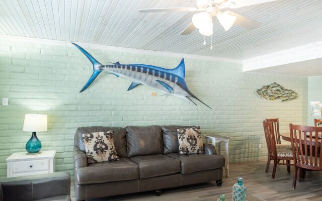 Pearl Marlin 205 by RedAwning