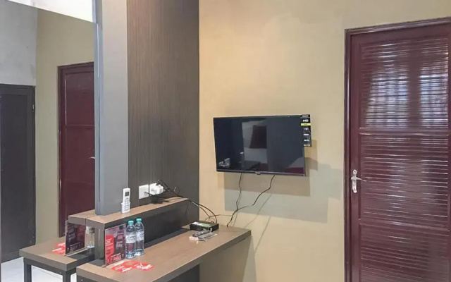 RedDoorz Near Wisata Paribendo Lawang