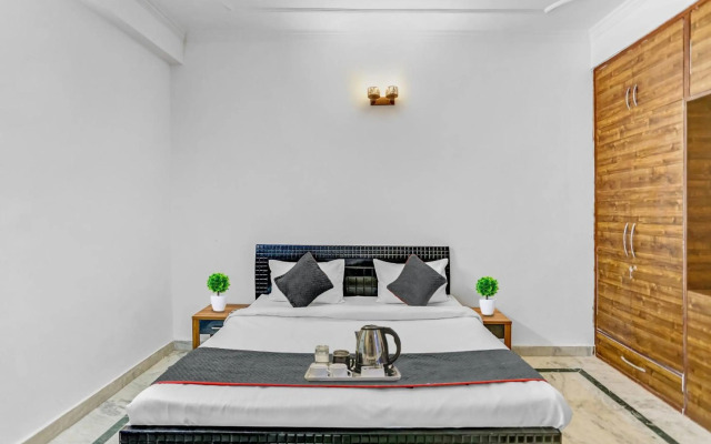 OYO Townhouse 1071 Hotel Metro Inn Residency