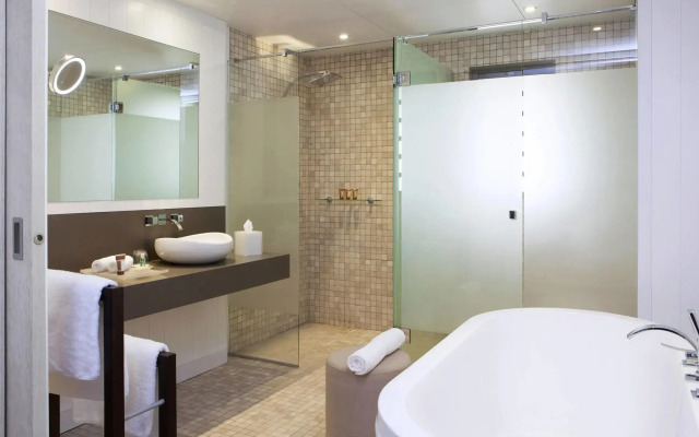 Sheraton New Caledonia Deva Spa & Golf Resort