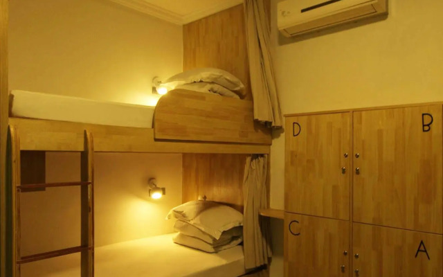 Wada Hostel