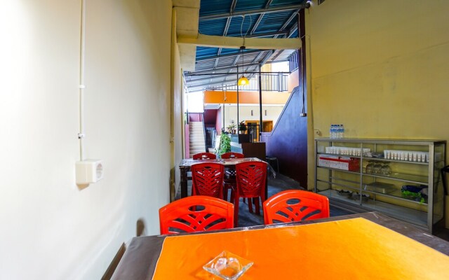 A2b Residence by OYO Rooms