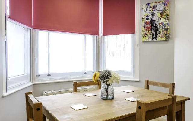 Spacious Clapham Junction Apartment