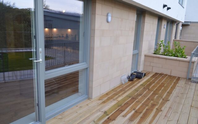 2 Bedroom Ground Floor Flat With Garden