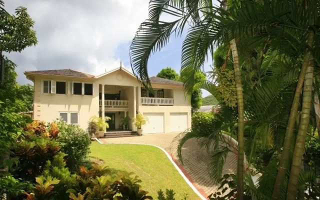 Beautiful 5-Bedroom Villa Ashiana in Marigot Bay 5 Villa by RedAwning