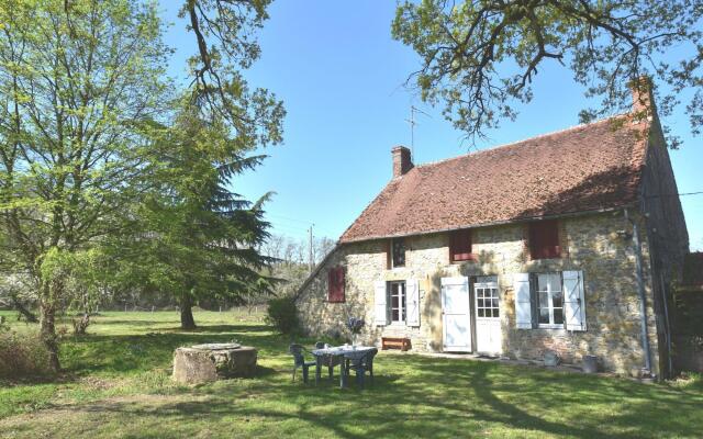 Countryside Holiday Home in Decize near Town Centre