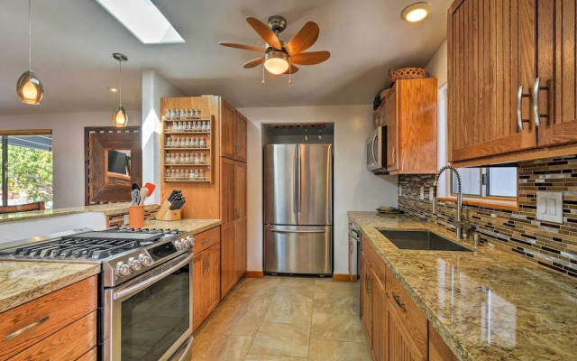 Patio & Views: Peaceful Sedona Getaway!