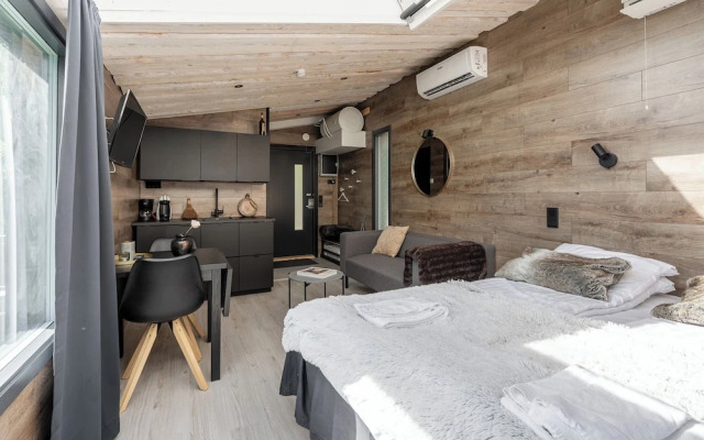 Private & Cozy Suite with lake views