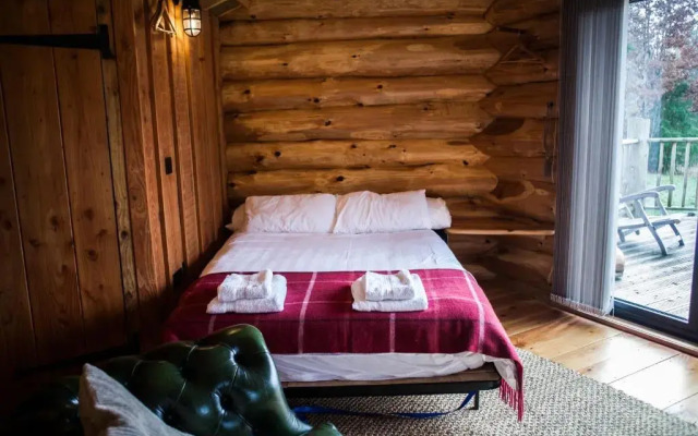 Coed y Marchog Woodland Retreat