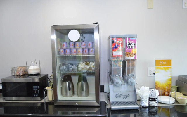 Quality Inn Coralville - Iowa River Landing