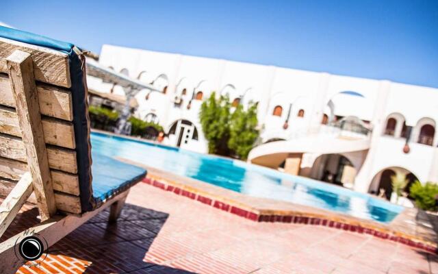 Yasmina Hotel