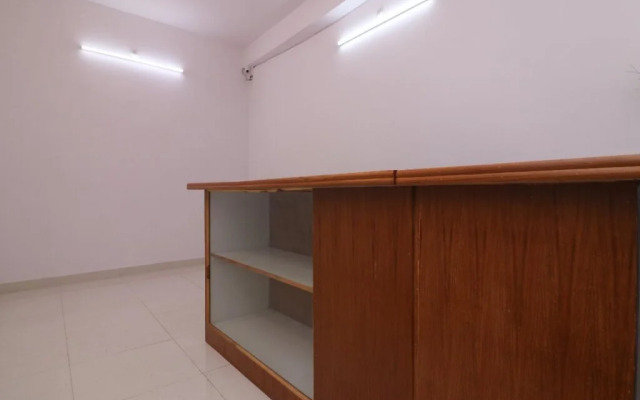 Oyo 27741 Incredible Palace