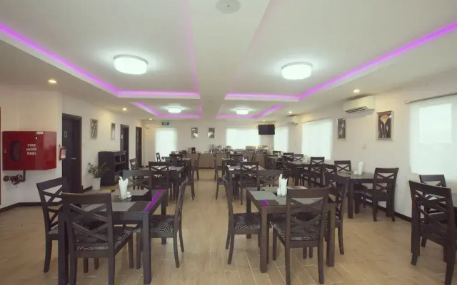 Platinum River View Hotel