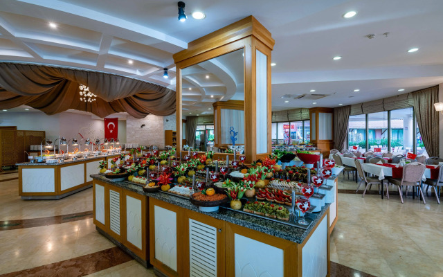Palmeras Beach Hotel