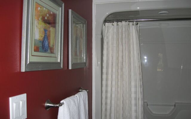 Twin Pines Bed & Breakfast