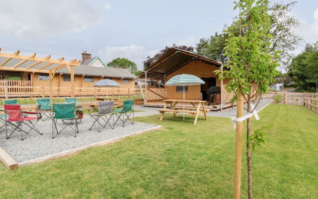 Mad Molly Lodge