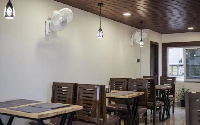 Hotel Radhe Suites