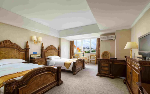 Xishuangbanna Golden Zone Hotel