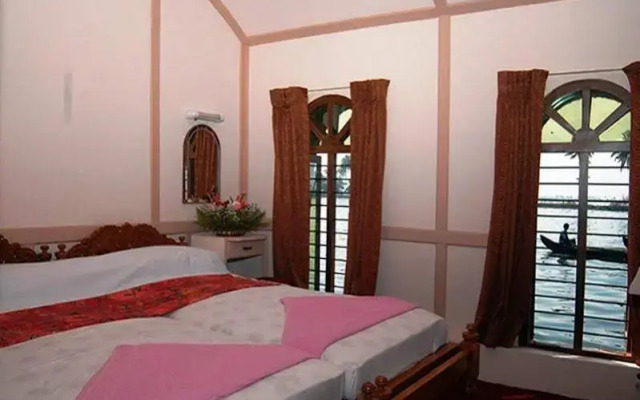 Pulickattil Houseboats
