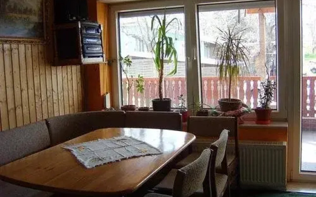 Fred's Zimmer & Ferienwohnungen