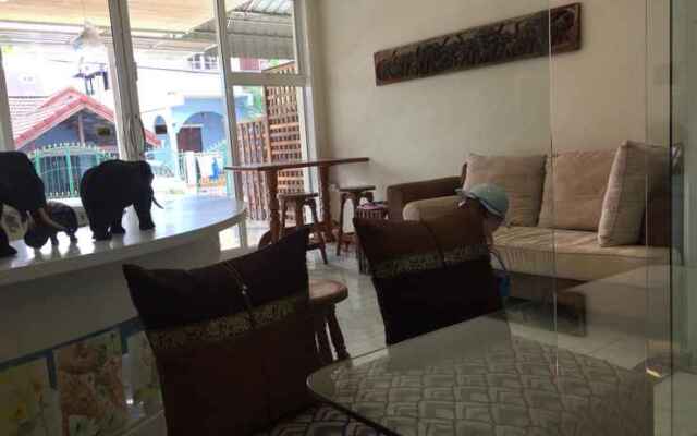 Saen Sabai Hostel