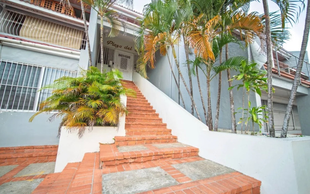 Central 1BR APT - 1 Minute Walking From Rumba