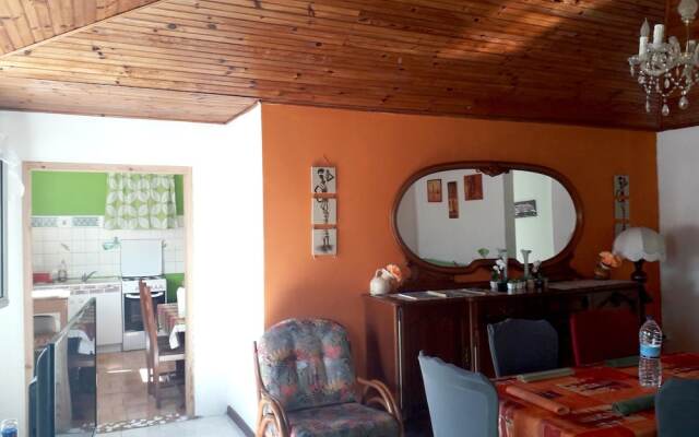 House With 3 Bedrooms in Deshaies, With Wonderful sea View, Terrace an