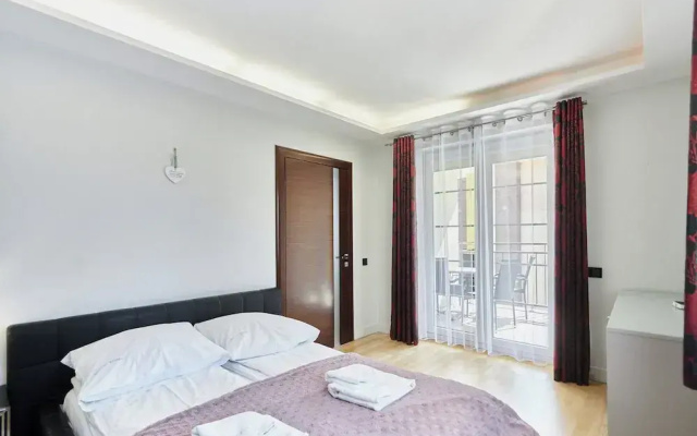 Villa Park by Baltic Home
