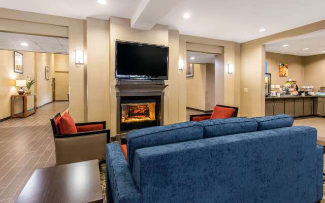 Comfort Inn & Suites IAH Bush Airport – East