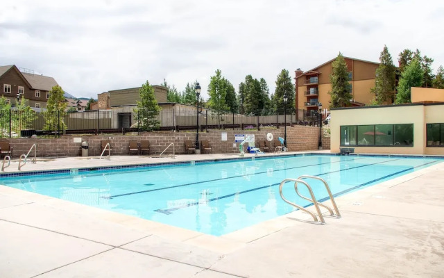 Water House On Main Street #6106