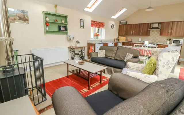 1 Pines Farm Cottages