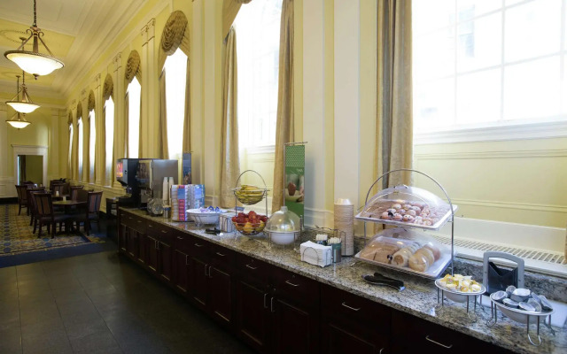 Hampton Inn & Suites Providence Downtown