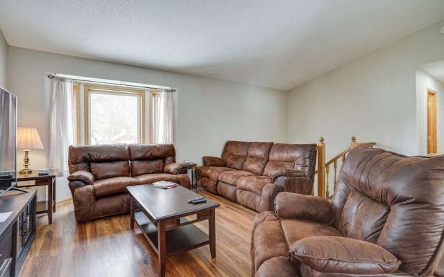 Sporty Blaine Home w/ Games ~ 2 Mi to Super Rink!