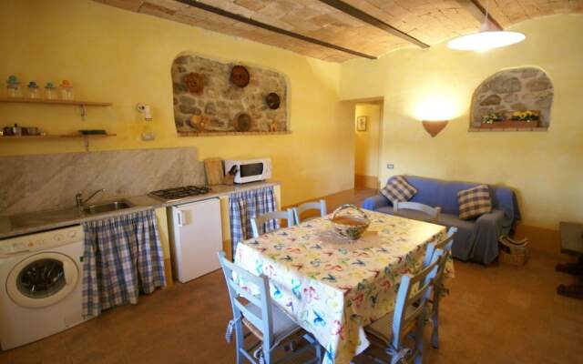 Cosy Apartment With Communal Pool and Stunning Views