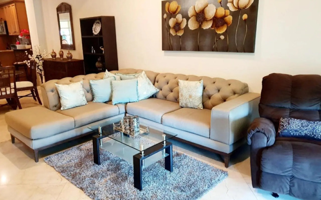 Villa Segovia @ Landmark by the Sea